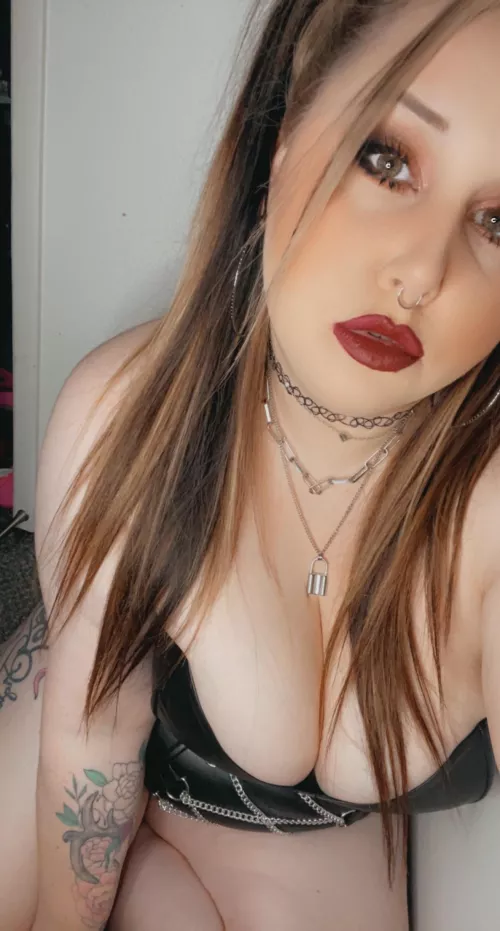 Should I be obedient today? 😇😈