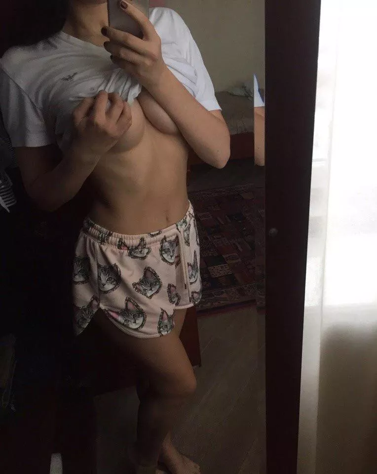 So horny today💦😳