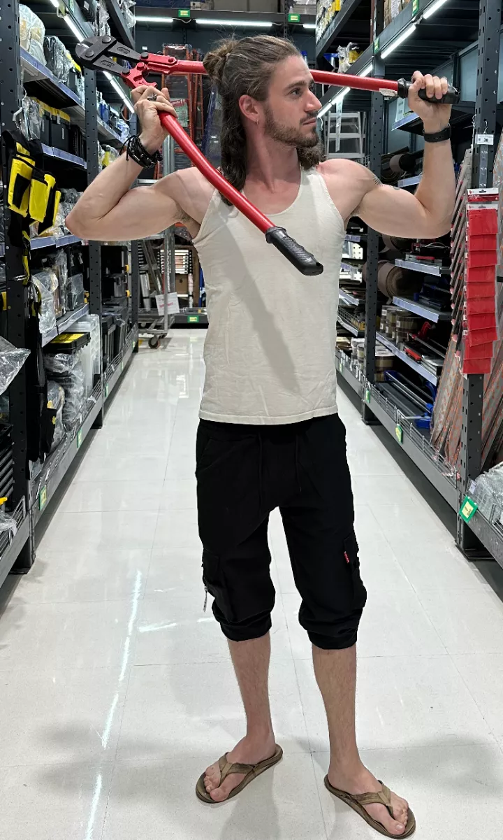 still life with boltcutters 😂 [26]