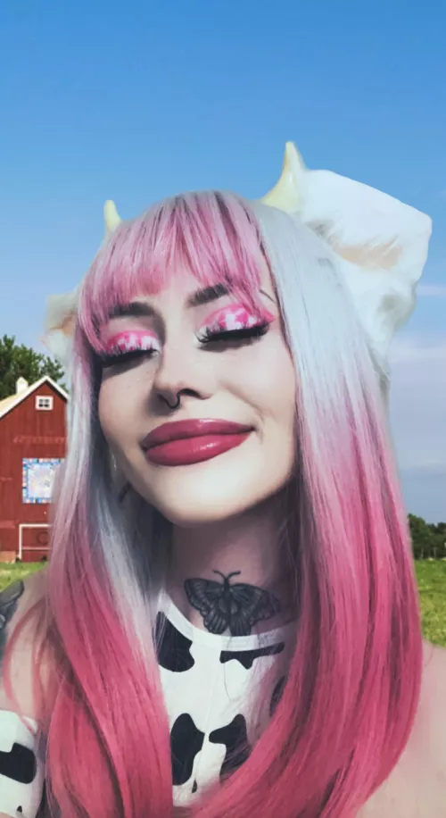 Strawberry milk cow 🍓