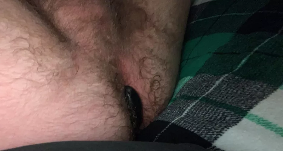 Stretching out my hairy hole