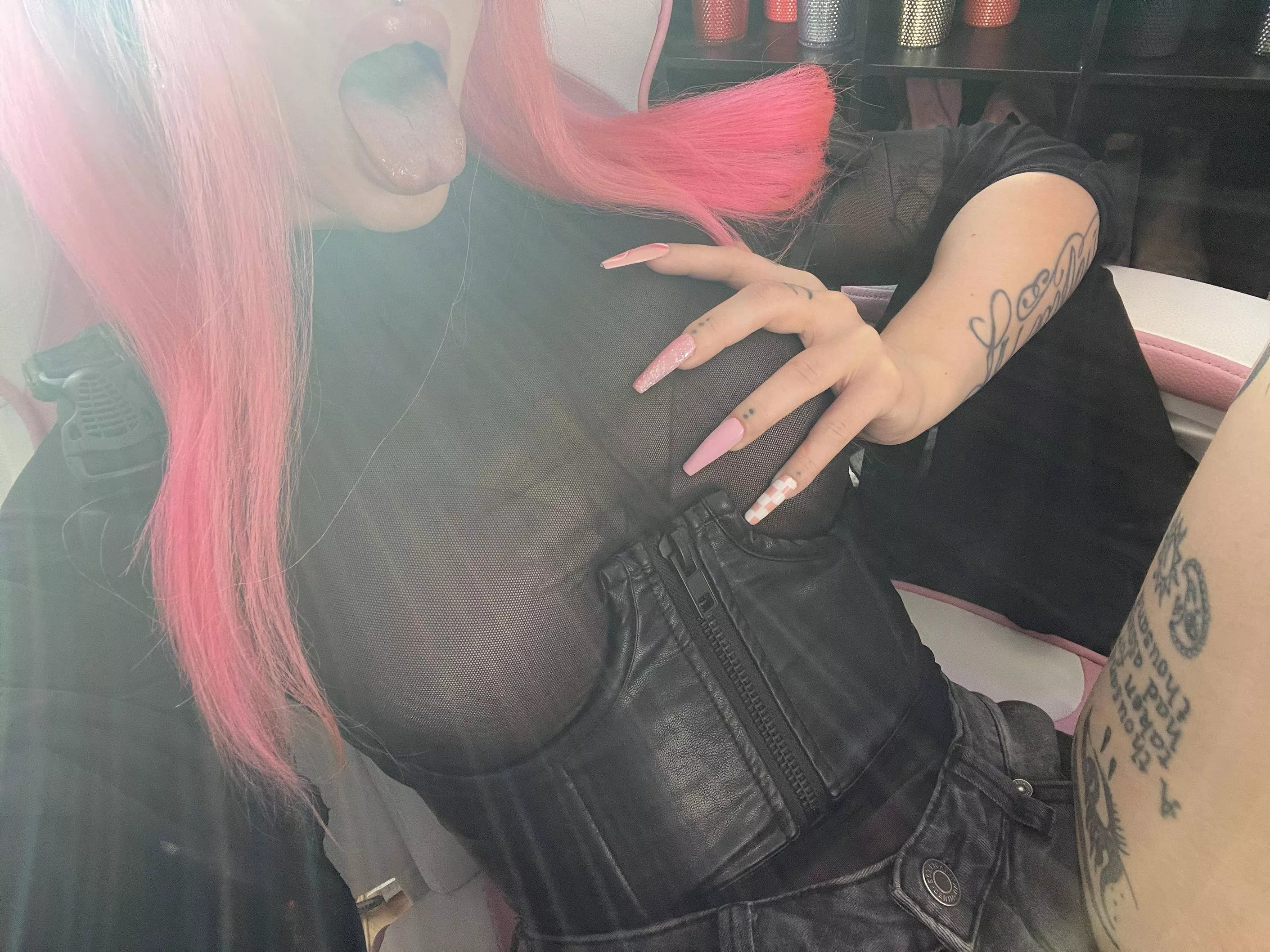 tatted n horny the best combo