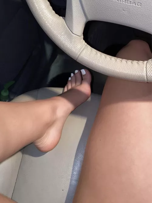 White toes good pussy 🤍