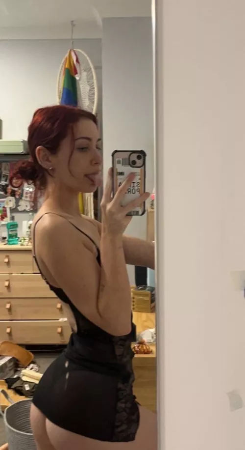 Who wants some barely legal pussy ;) 18f