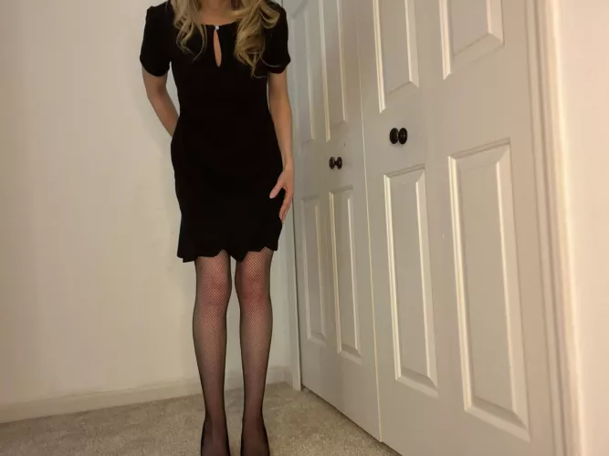 Your boss is waiting for you at the office [F]