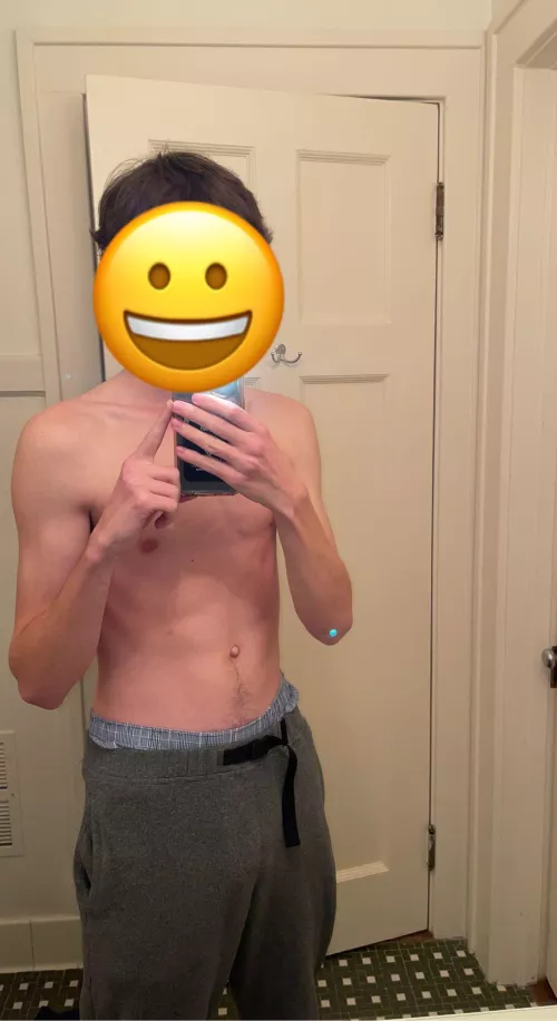 19 us fit hot DL looking for fit hot DL guys 18-25 who are willing to show face @charliesmith873