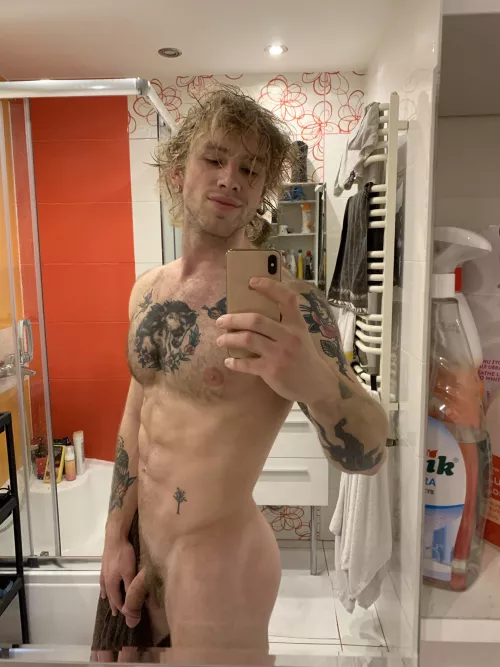 (22) Anyone help me get hard?