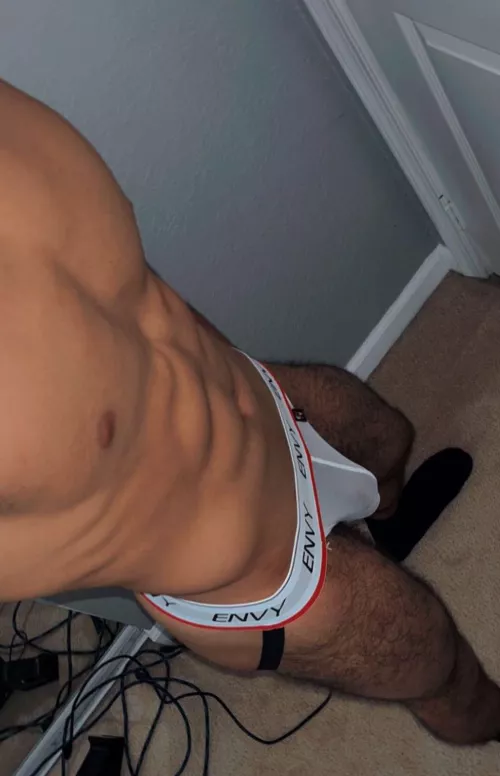 23 dl frat jock, stoned & horny aff. mostly into white dudes (skinny-chubby). r@ceplay? must send face and asl. precum++ verbal++ hung++ SC👻:JOCTRAPP
