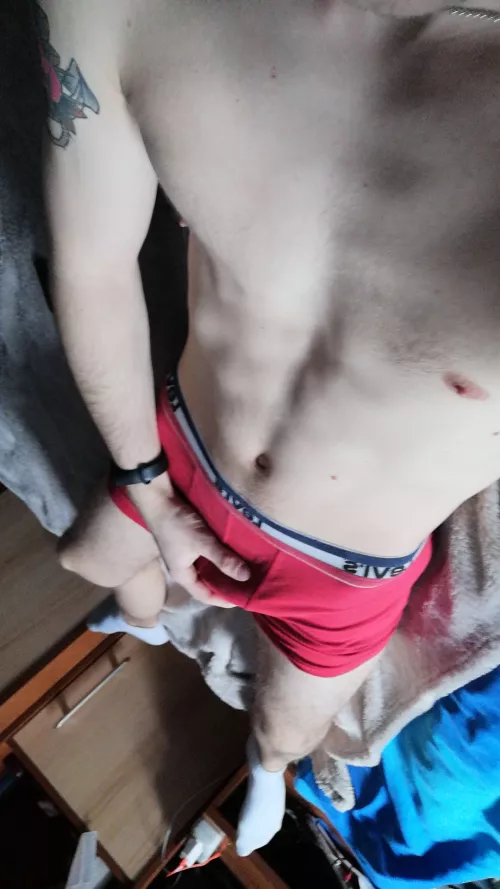 23 Poland boy add me, send Photo in boxer briefs. SC: targeryen9