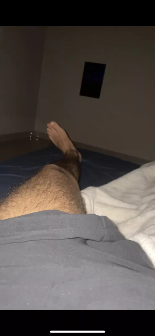 24 Arab dom looking for subs to worship my feet .. SC: Jasonsm4
