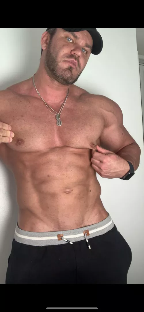 240lbs of muscle for u