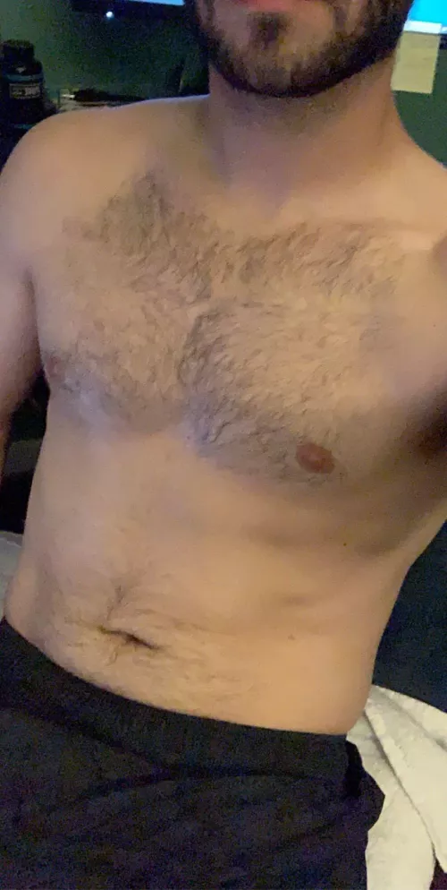 28, Male, in-shape, bearded, hairy. Looking for similar. Be 25yrs+. Face+. Longterm+ DM me