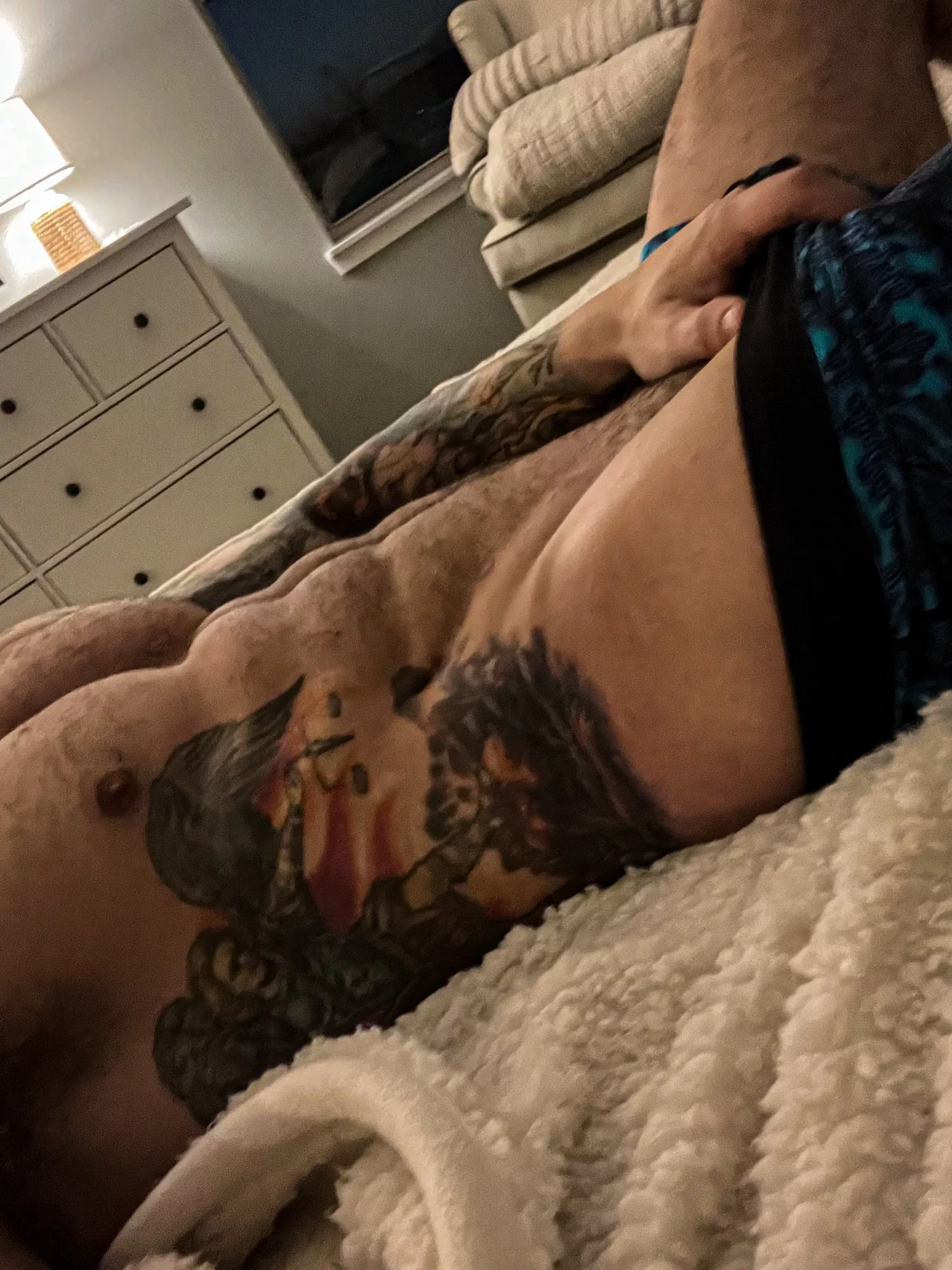 (35) Would anyone like to give me a hand?