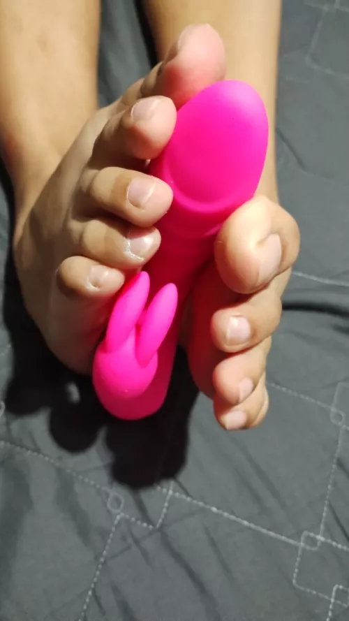 A little footjob😉