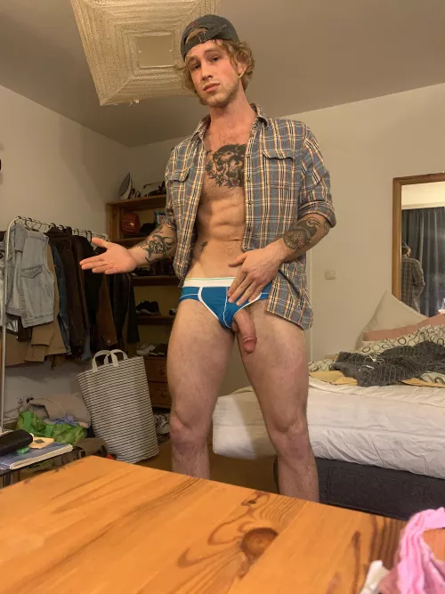 Ain’t got much foreskin ;/