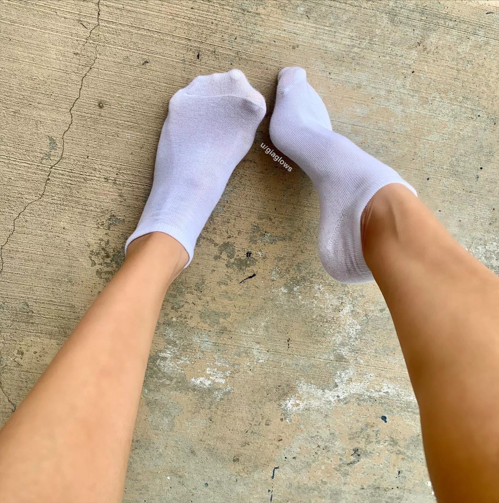 Angel feet
