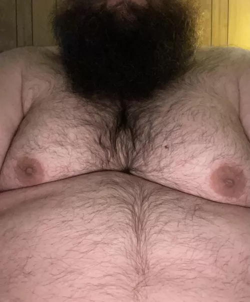 Any ladies in here that like big hairy bearded guys? Let’s chat and play, ladies.