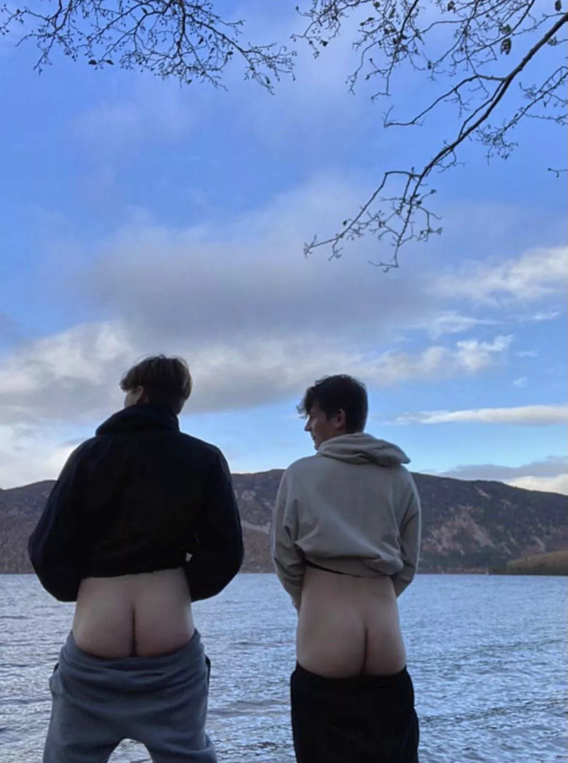 Bussy out for Nessie 🍑🦕