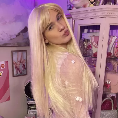 classic 2000’s duck lip selfie 😘