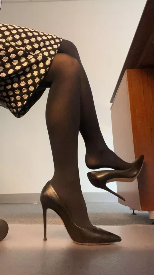 Classic black work staple ✔️