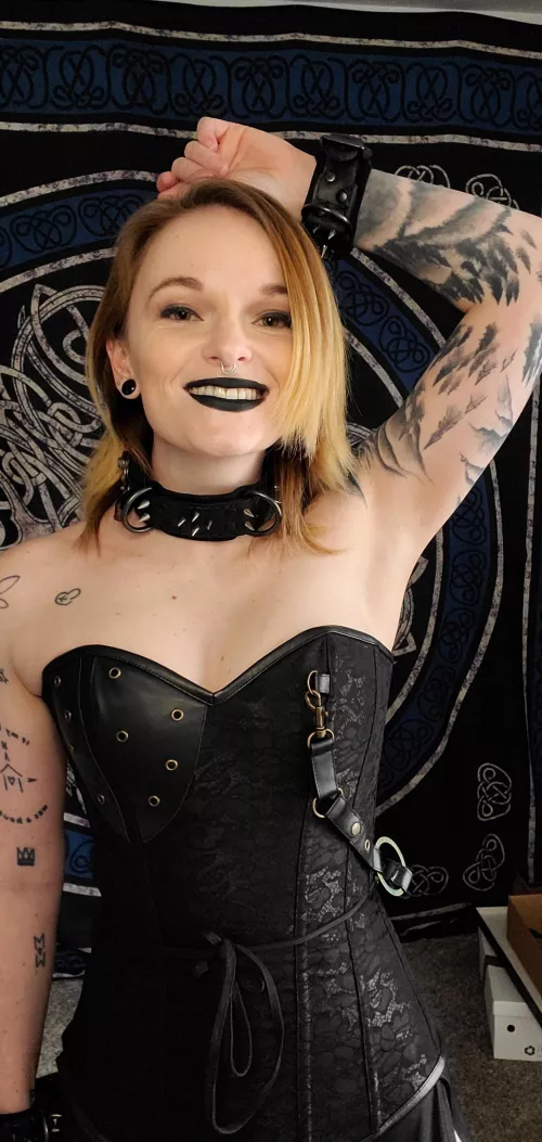 Corset and bondage look