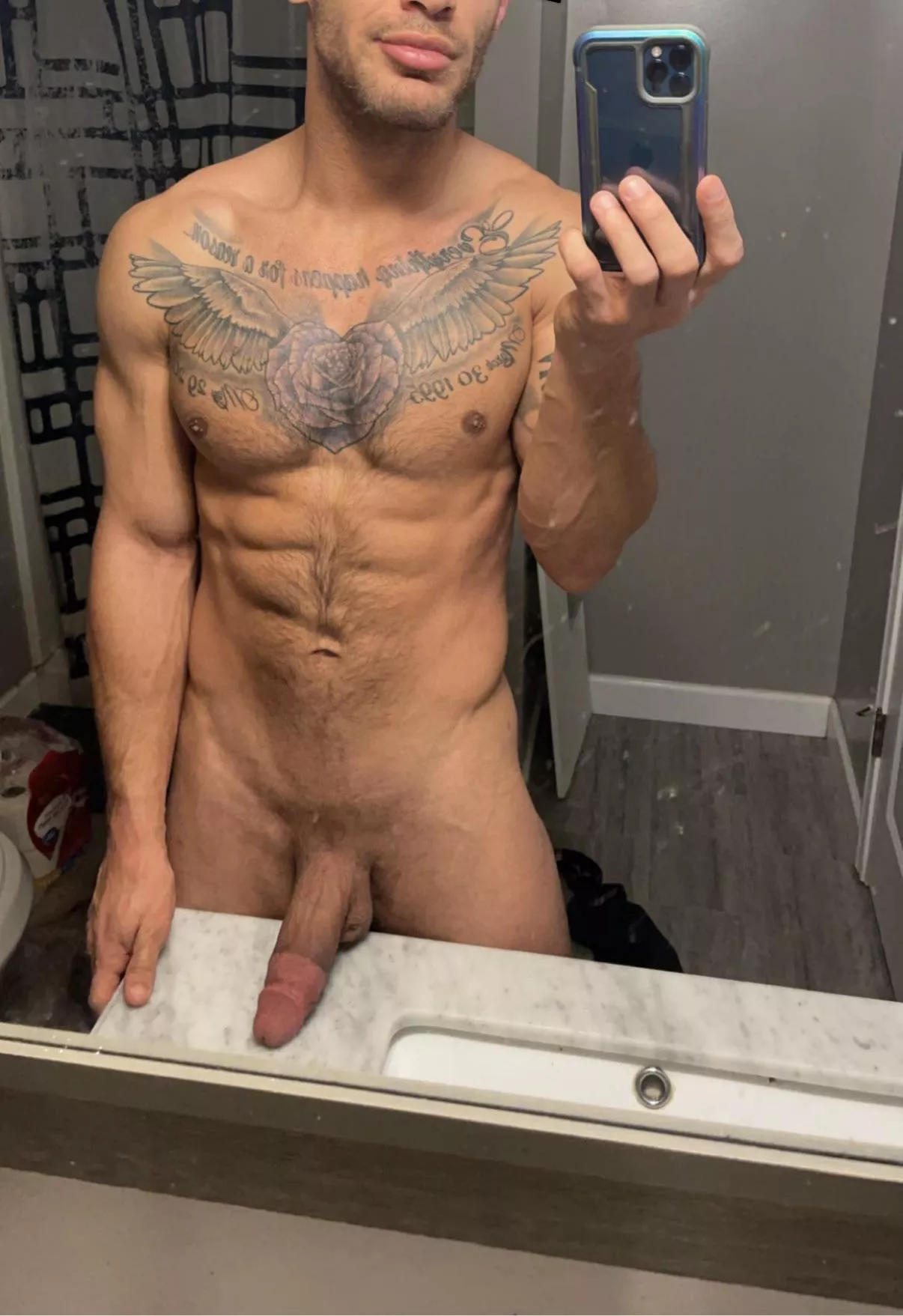 Dirty mirror selfies still a thing?