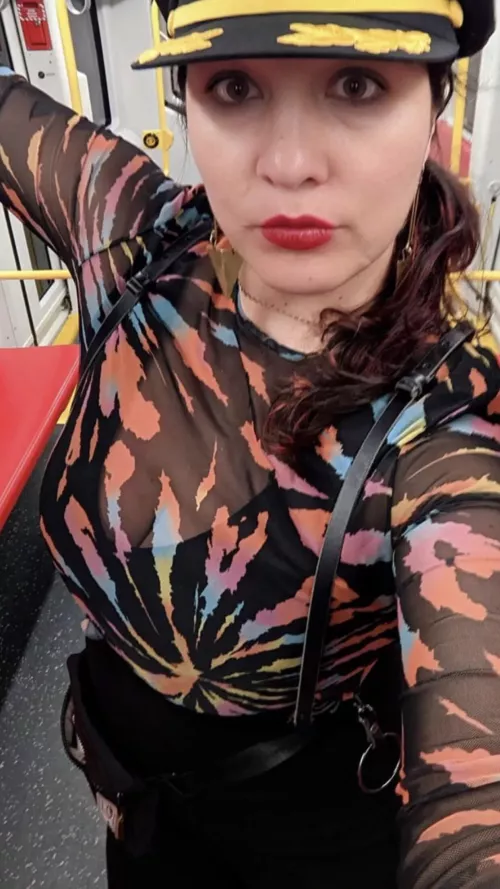 [domme]Arrows up if you’re a sissy boy who’s want a task from mommy ❤️👗 Humiliation