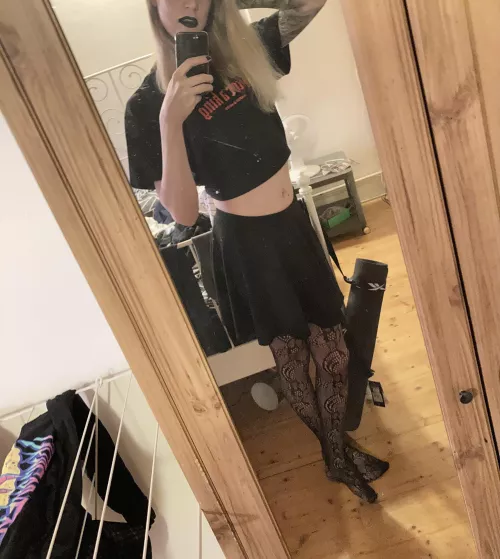 Experimenting a little with makeup :3