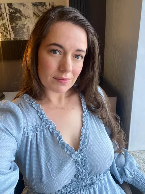 [F] Sending you happy Monday vibes today!