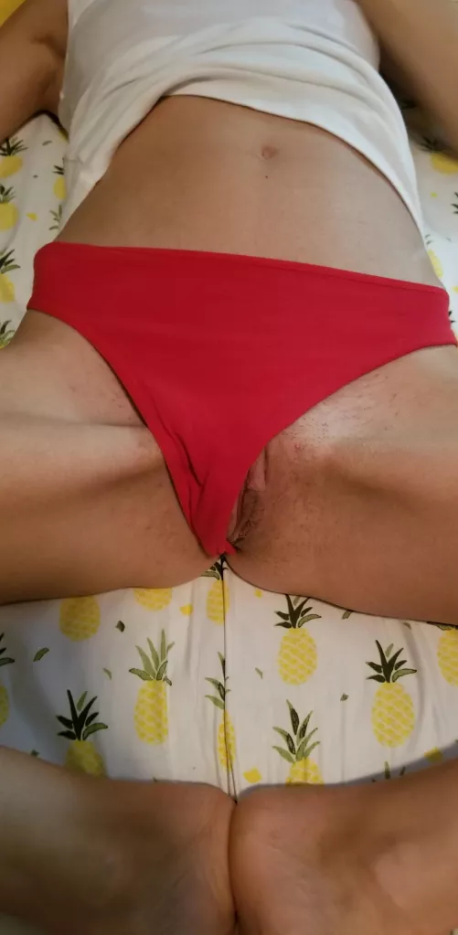 feeling naughty and wanted to give you a peek underneath 😘