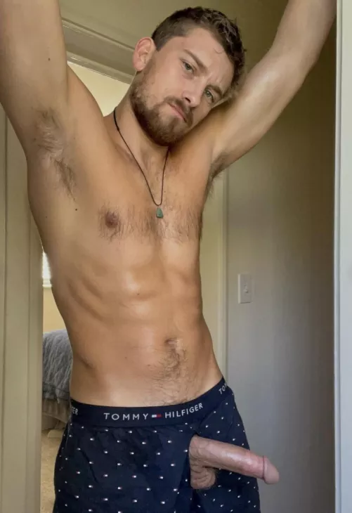 Fresh off work ready to fuck !