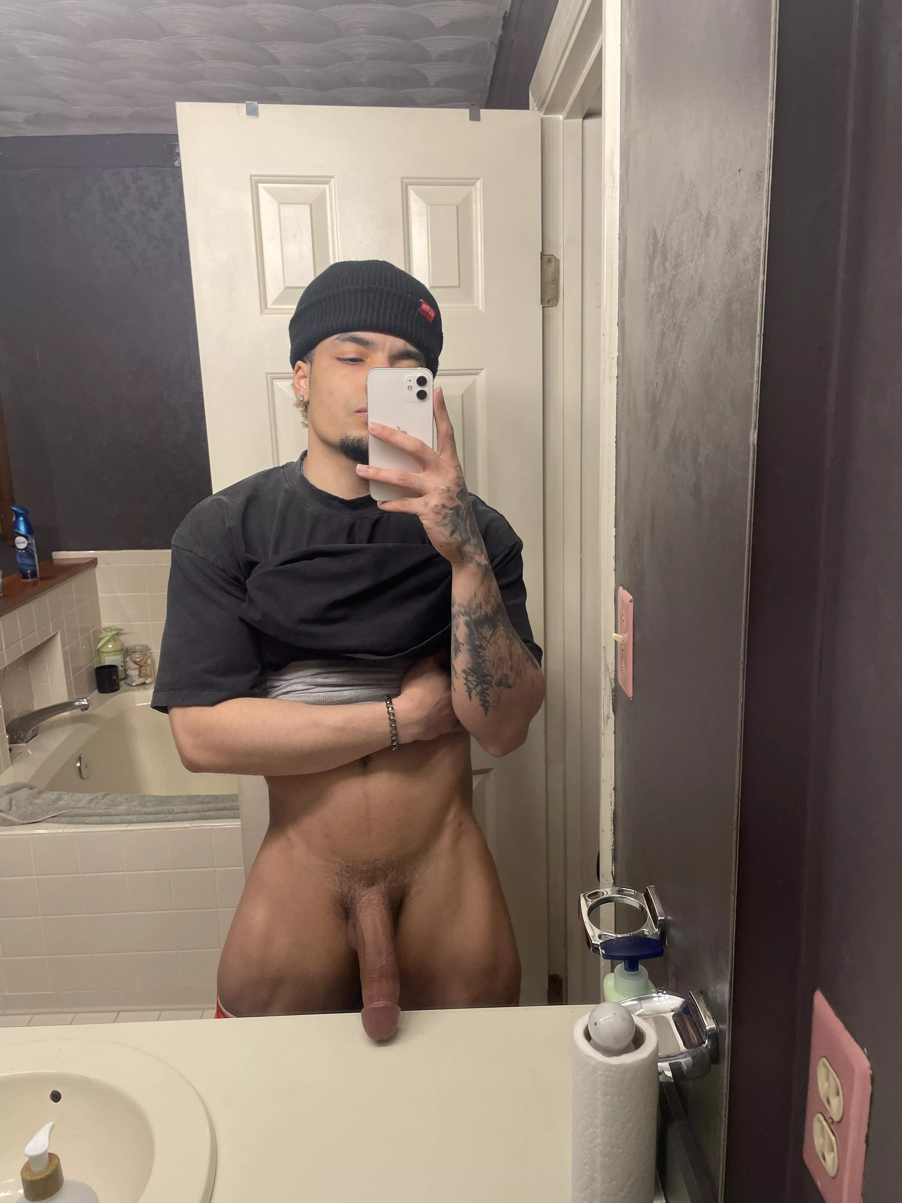 Handsome everywhere 😘