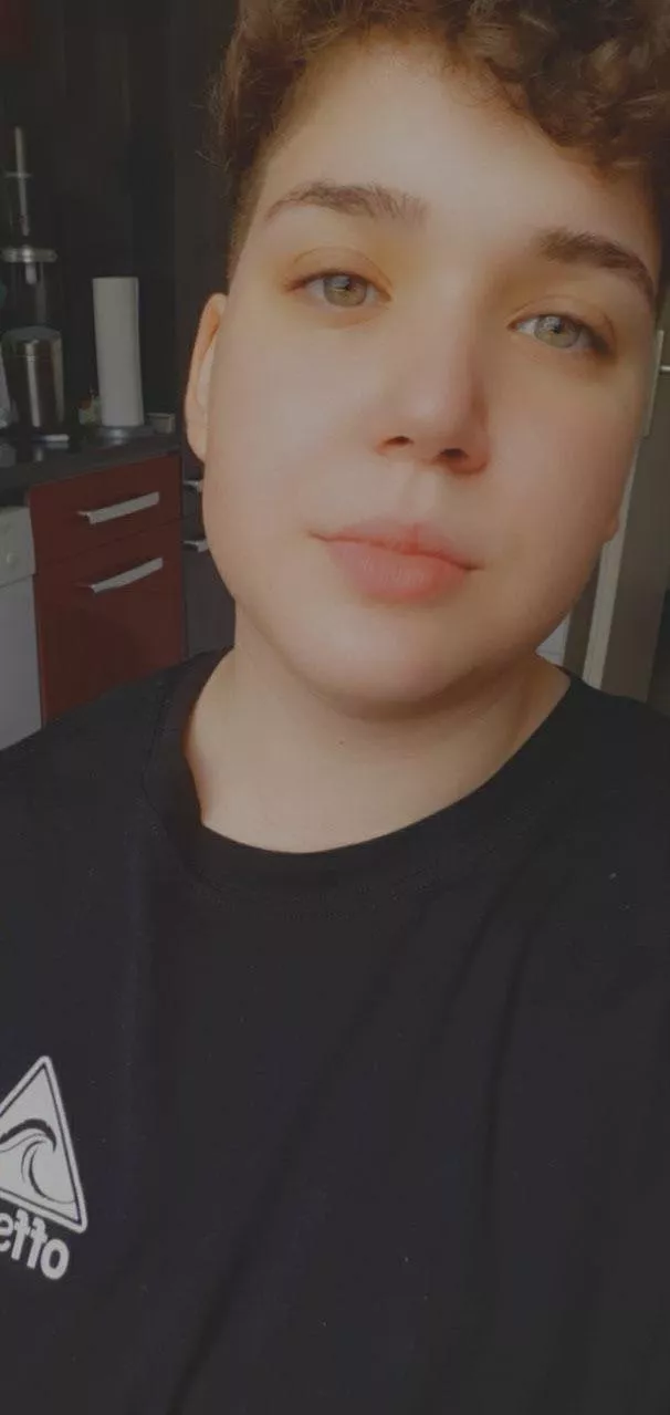 Hello there! I’m looking for some new gaymer friends. ☺️