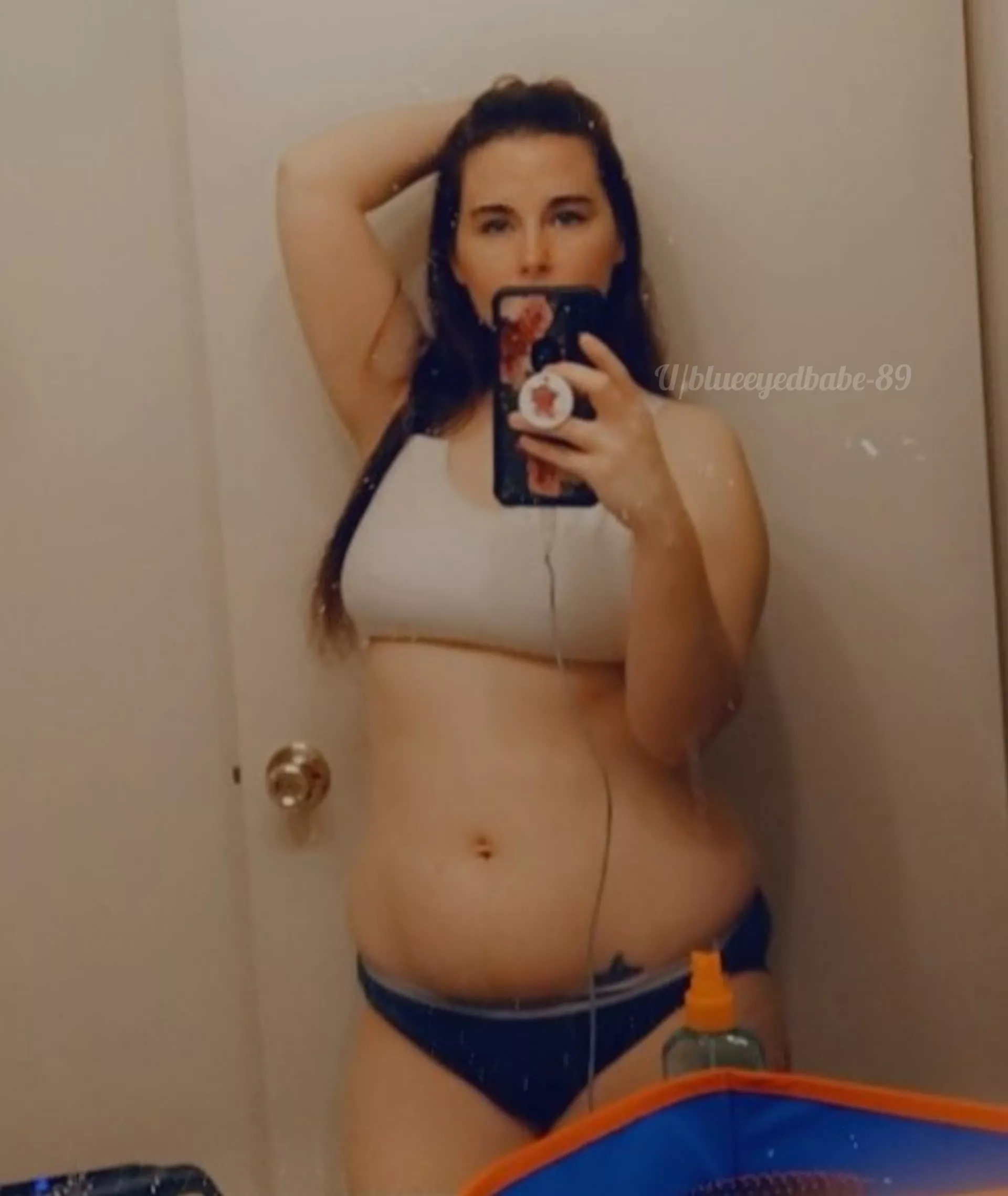 hey there, hope you enjoy my selfie 🤳