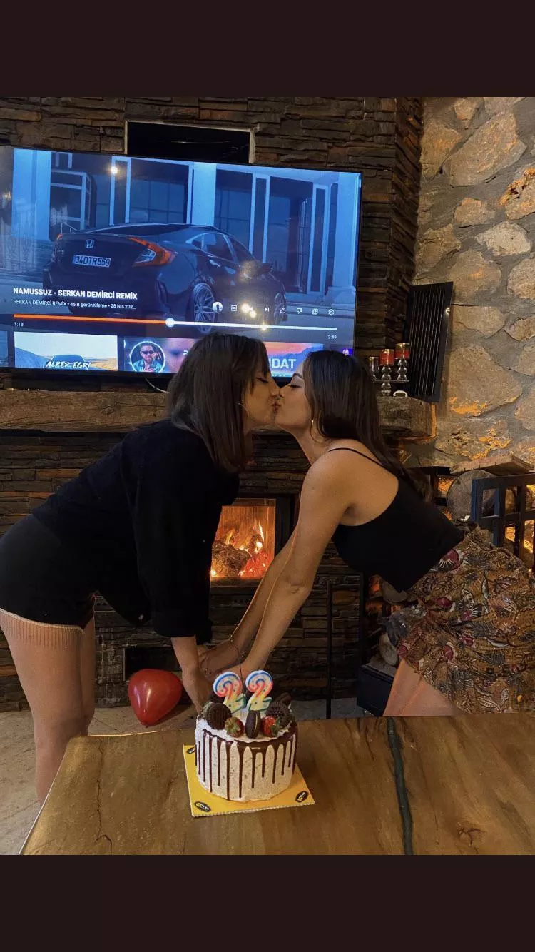 Hot girls turkish!🥵