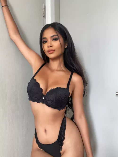 How do you like my petite body?