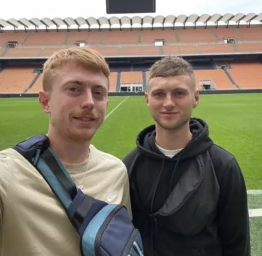 How long would you love to see these 2 straight studs frot & which one you think precum s’more?