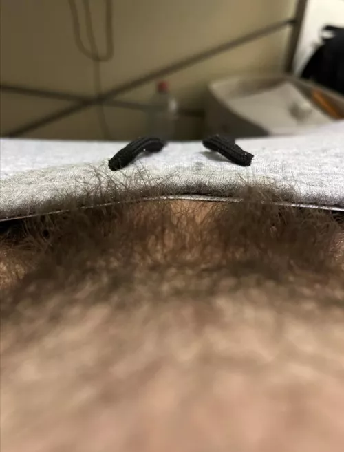 I drag just a bit my pants and this get out