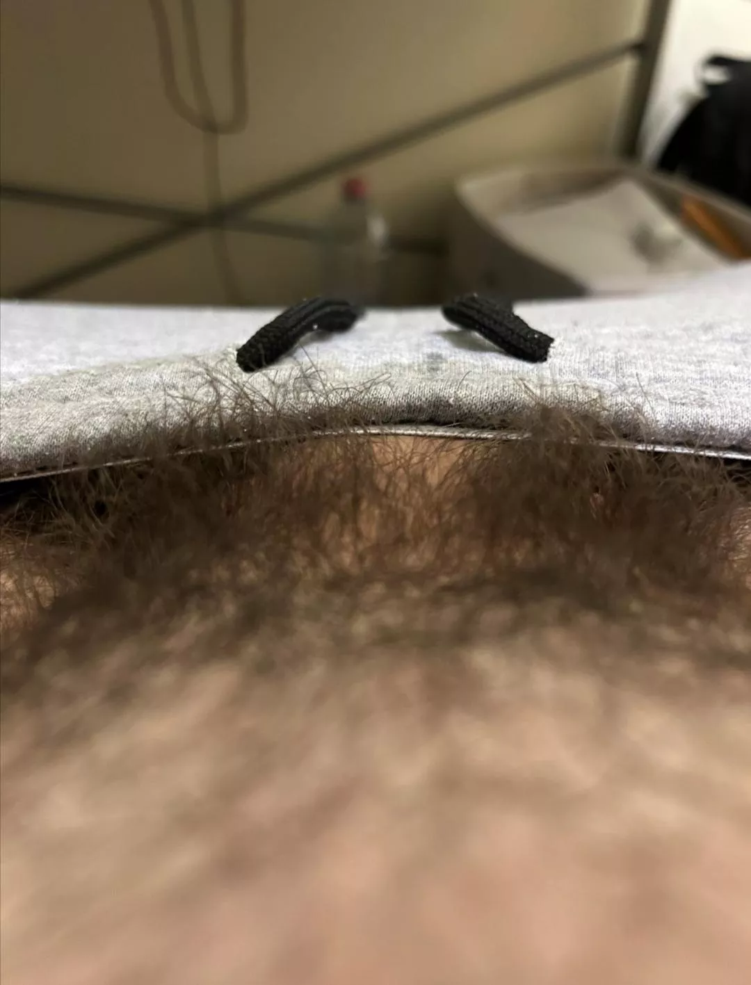 I drag just a bit my pants and this get out