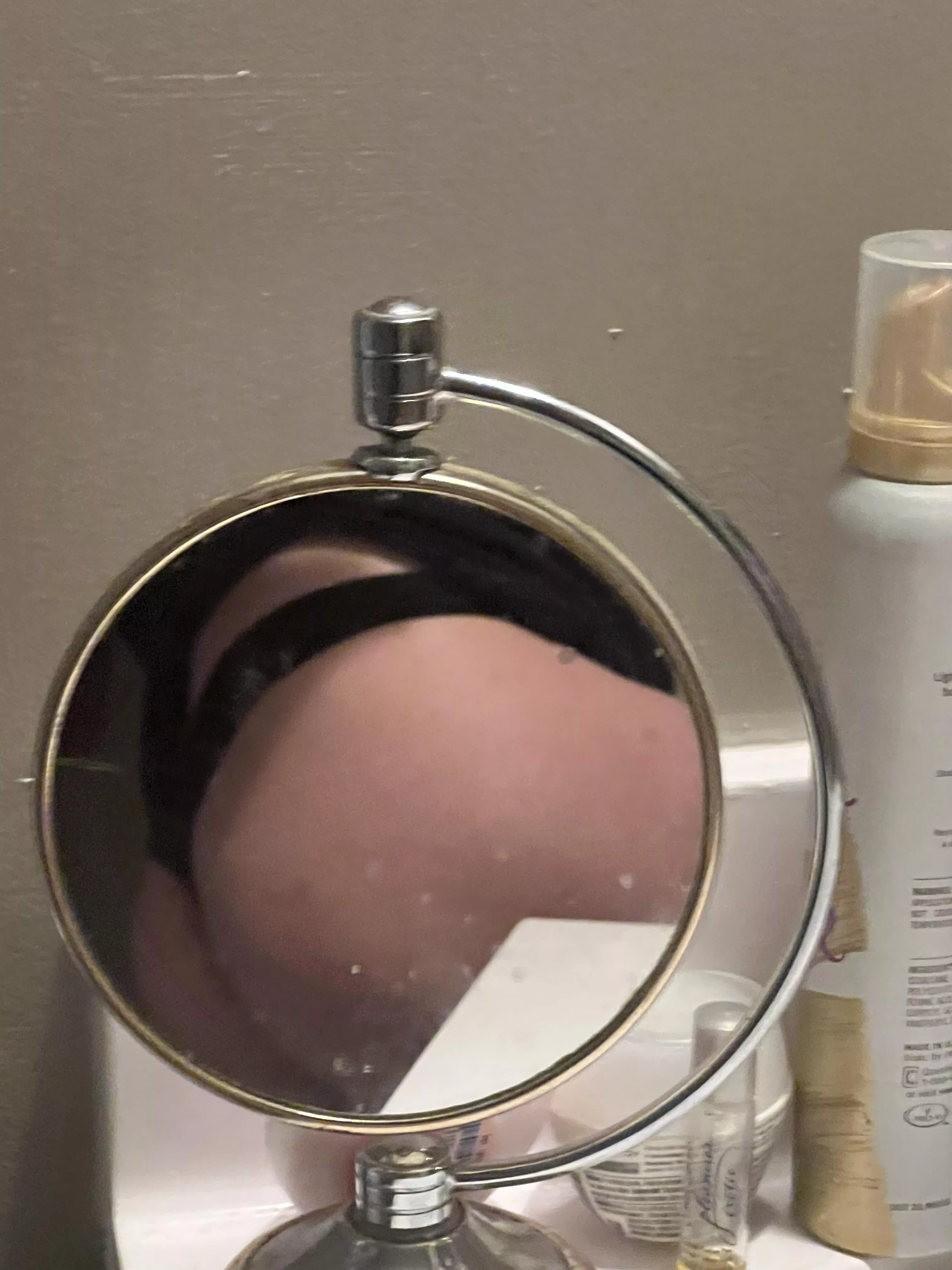 I should be rubbing my ass on daddies dick while I eat mommy out