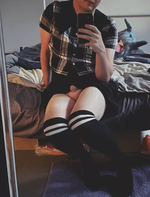 I-it’s not that small! I just have thick thighs!! 🙈