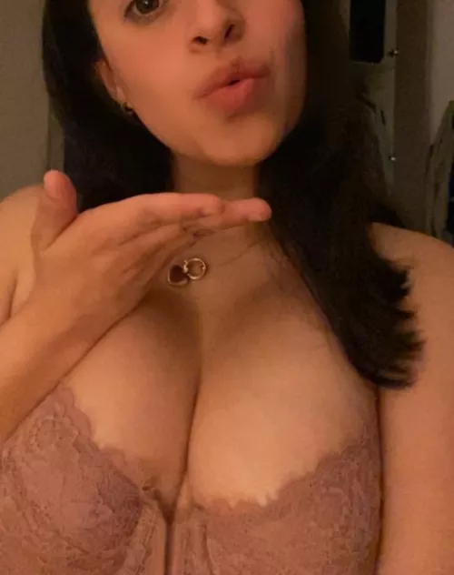 Let me have your babies 😚 I want to be a mom