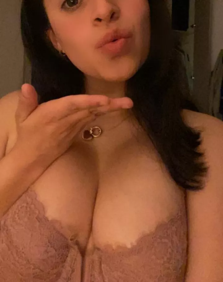 Let me have your babies 😚 I want to be a mom