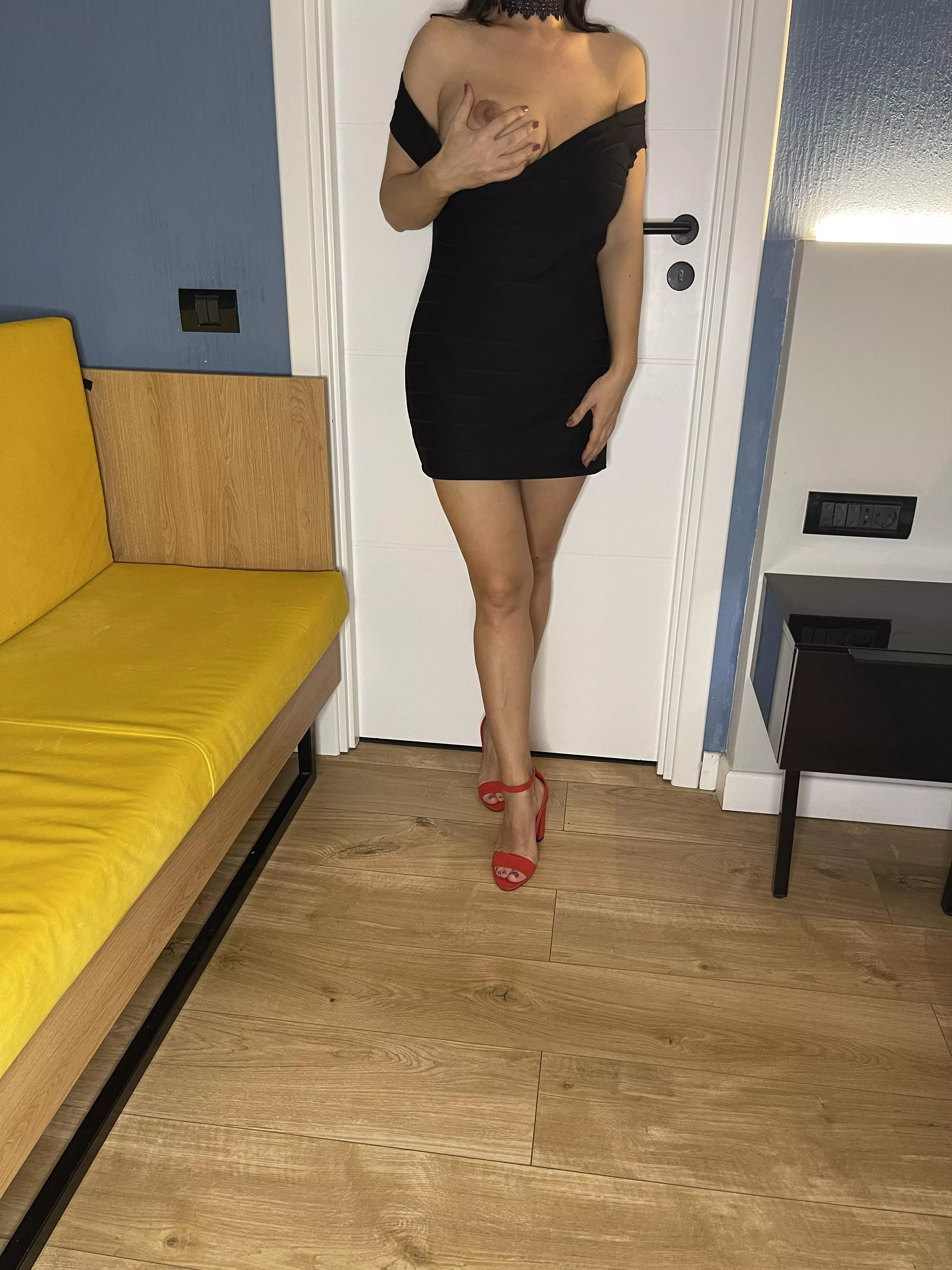 Me waiting you to date me