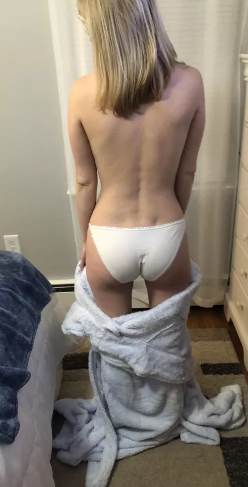 My 34y/o Mom Butt always tries to eat my Panties