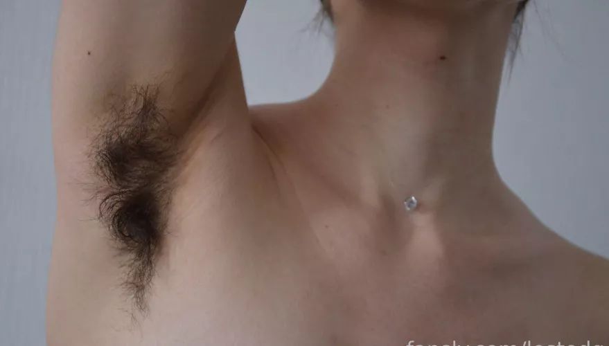 My dark hair looks so good on my pale body