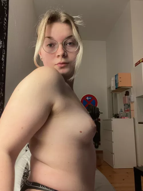 My toxic ex boyfriend used to tell me I‘m ugly :( (18f)