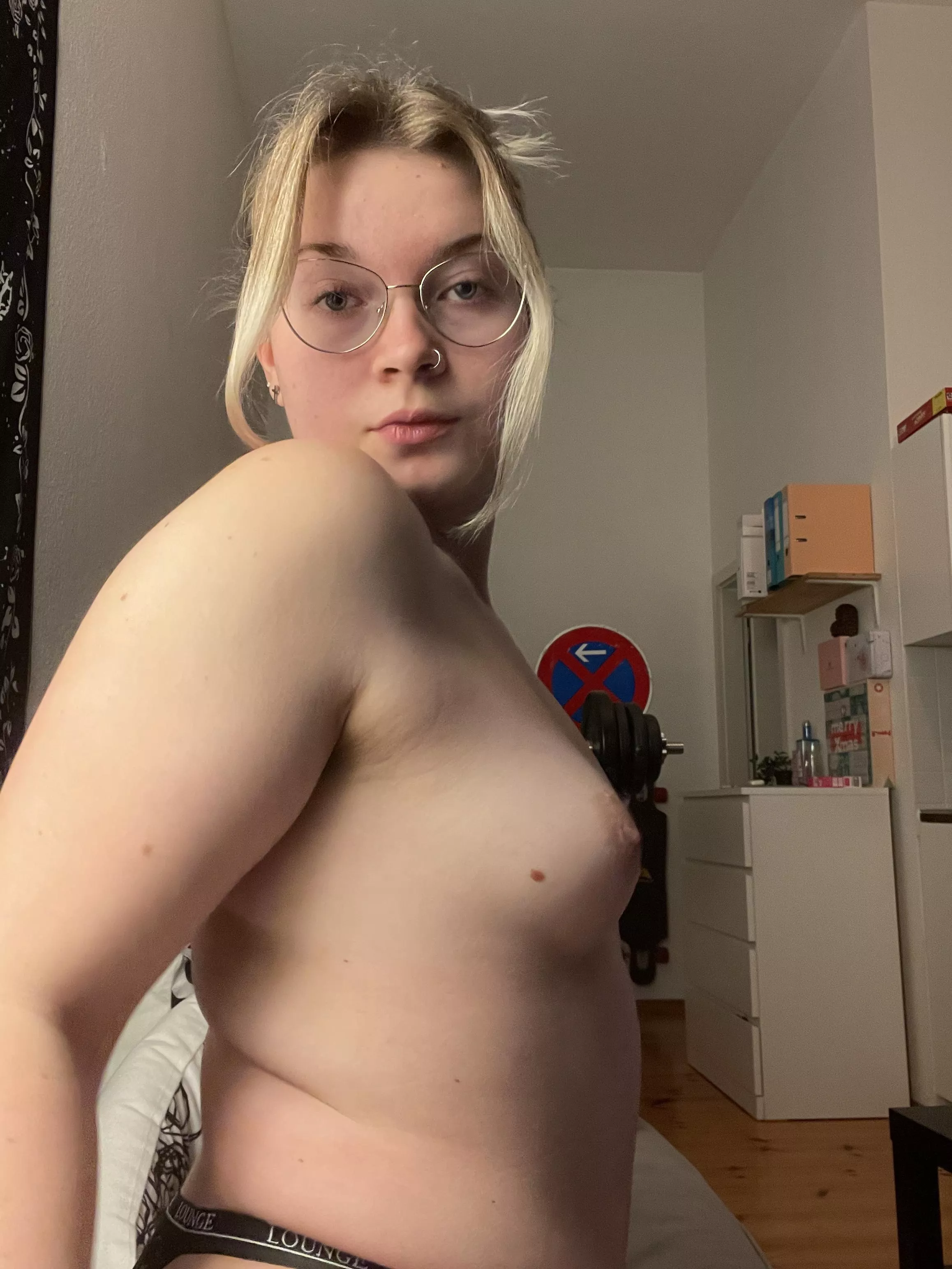 My toxic ex boyfriend used to tell me I‘m ugly :( (18f)