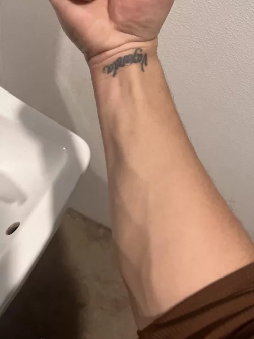 Nice pump going on even on leg day (female forearms)