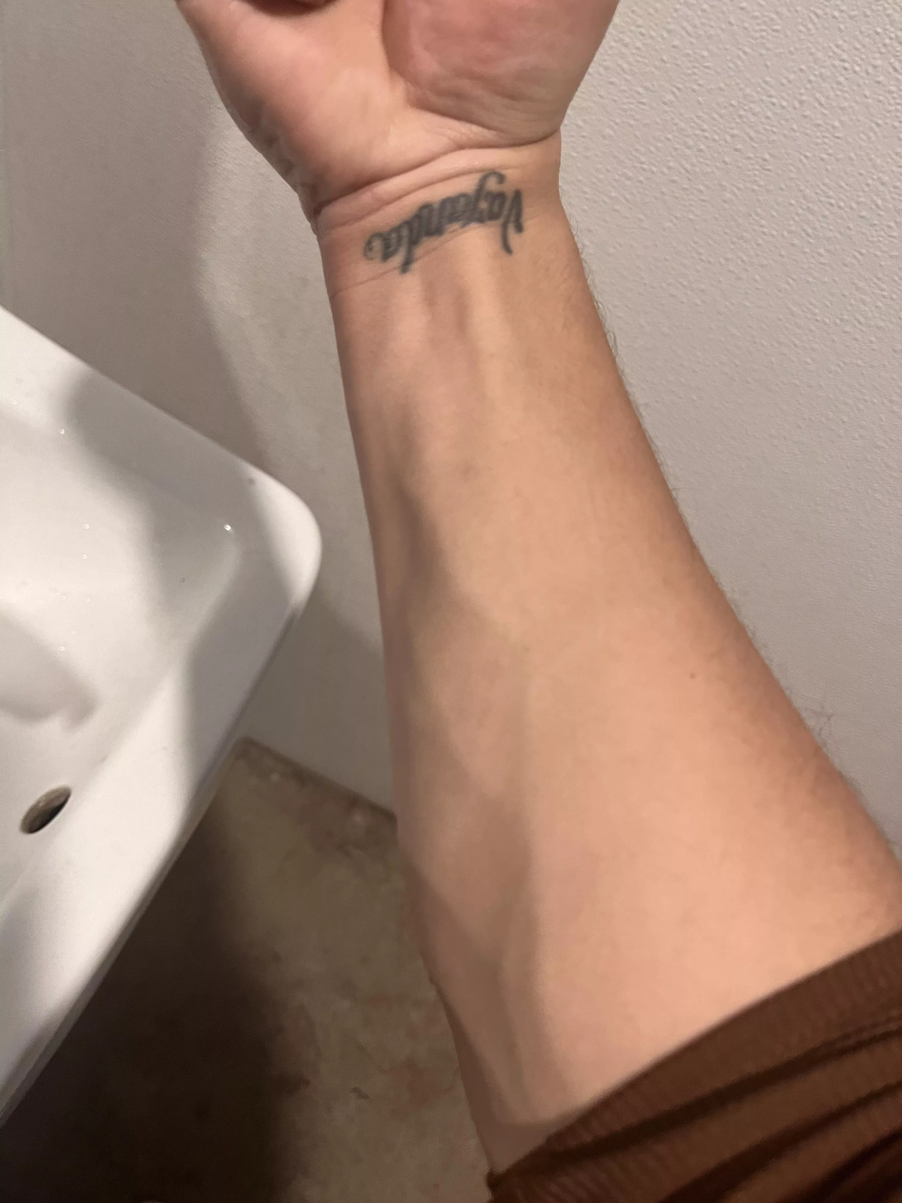 Nice pump going on even on leg day (female forearms)